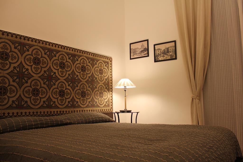 Giro B&B Catania Habitación foto