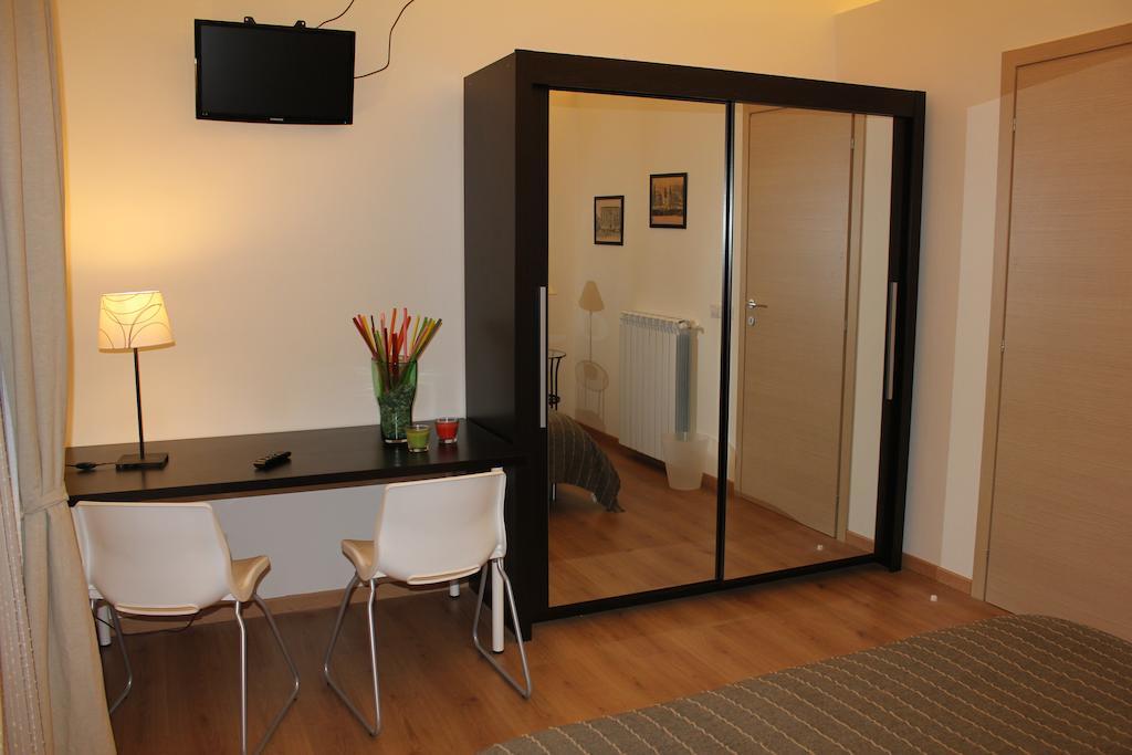 Giro B&B Catania Habitación foto